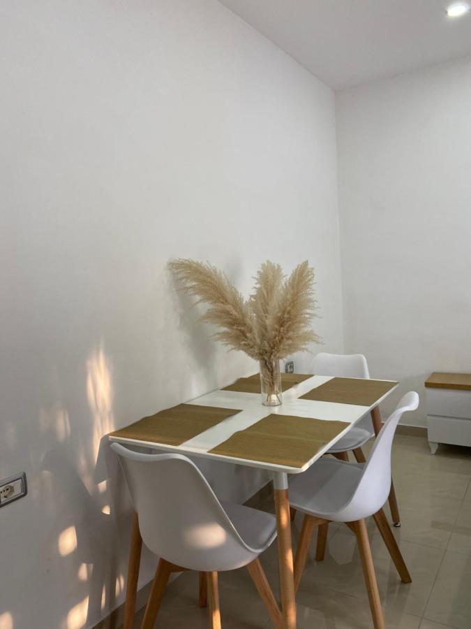 Ksamil Guest House Dea Екстериор снимка