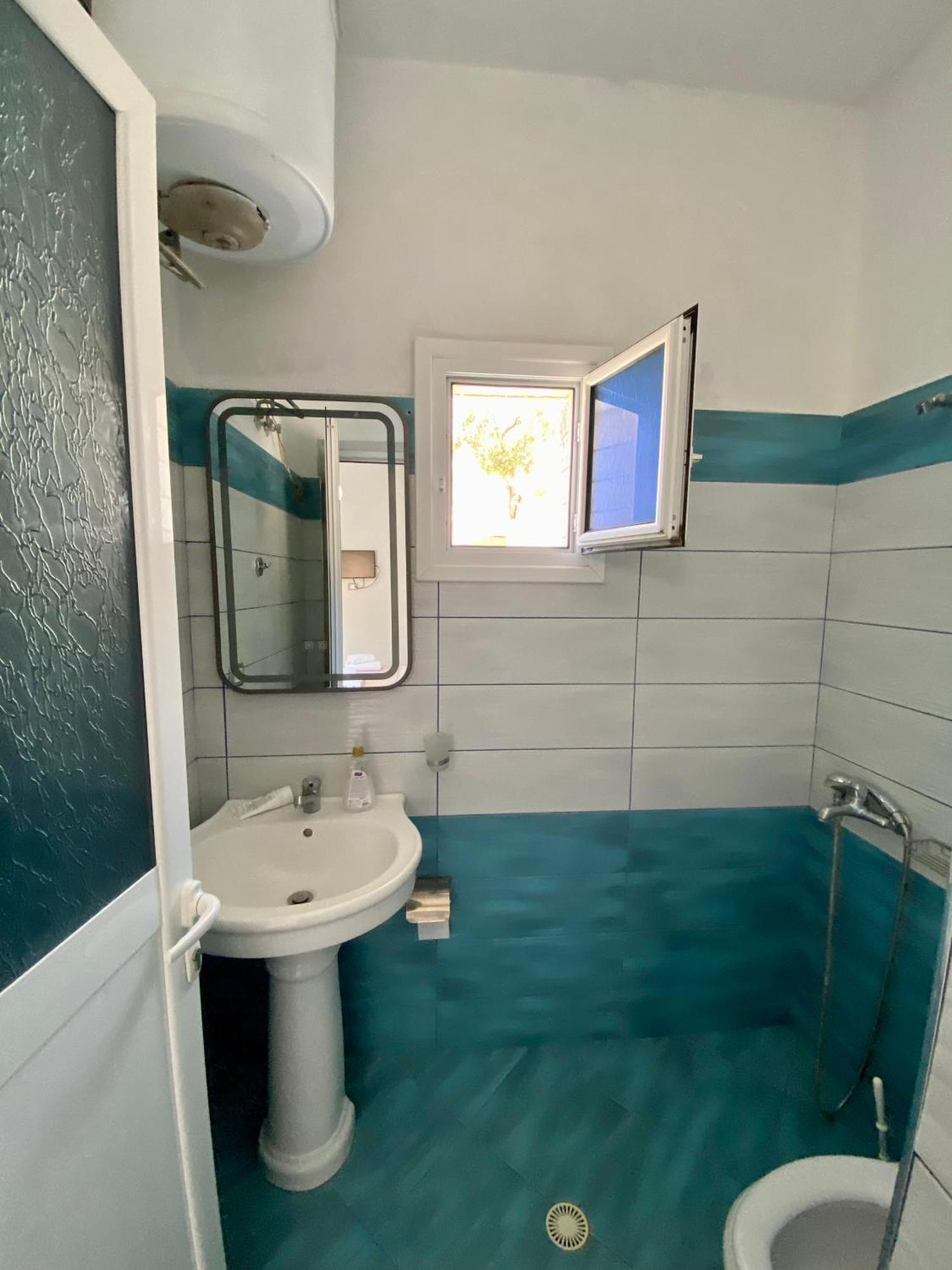 Ksamil Guest House Dea Екстериор снимка